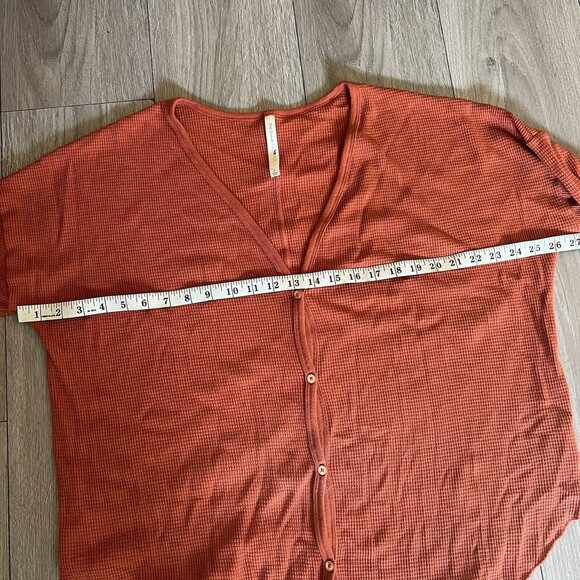 The Group Babaton Oversized VNeck Button Down Waffle Knit LongSleeve Size Large - Picture 11 of 13